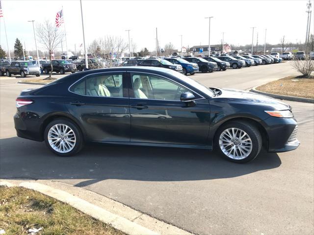 2020 toyota camry hybrid xle