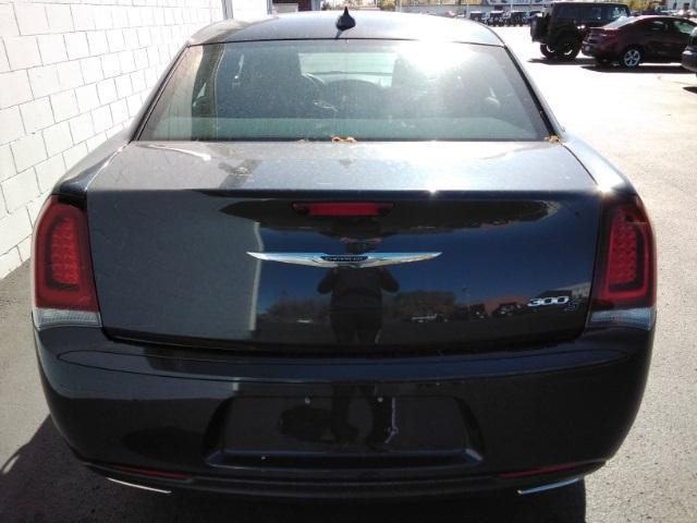 2019 chrysler 300 in eden, indiana