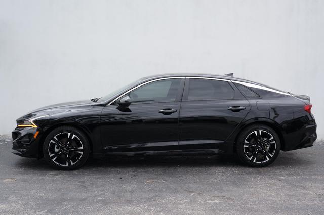 2022 kia k5 gt-line
