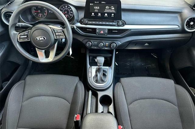 2021 kia forte lxs