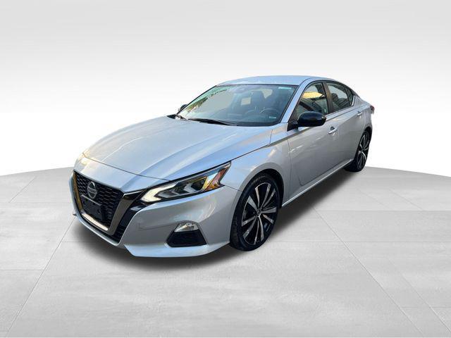 2022 nissan altima sr fwd