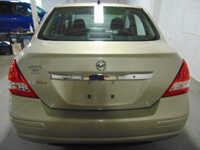 2009 nissan versa 1.8 s