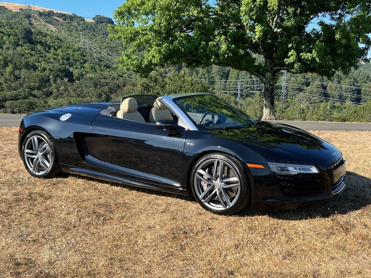 2014 audi r8 5.2l v10, s-tronic 7-s dual clutch, b&o 465w speakers