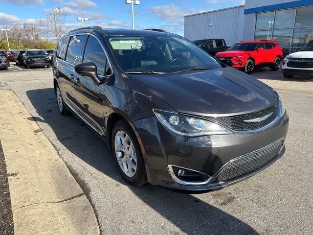 2017 chrysler pacifica touring-l plus