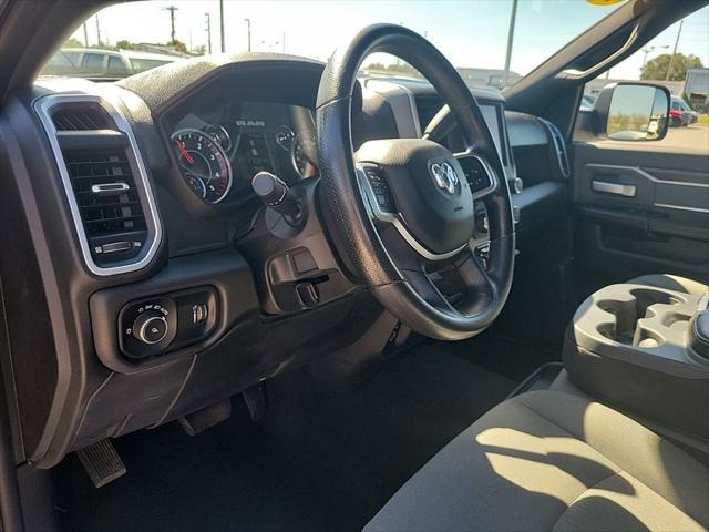 2022 ram 2500 big horn crew cab 4x4 64' box