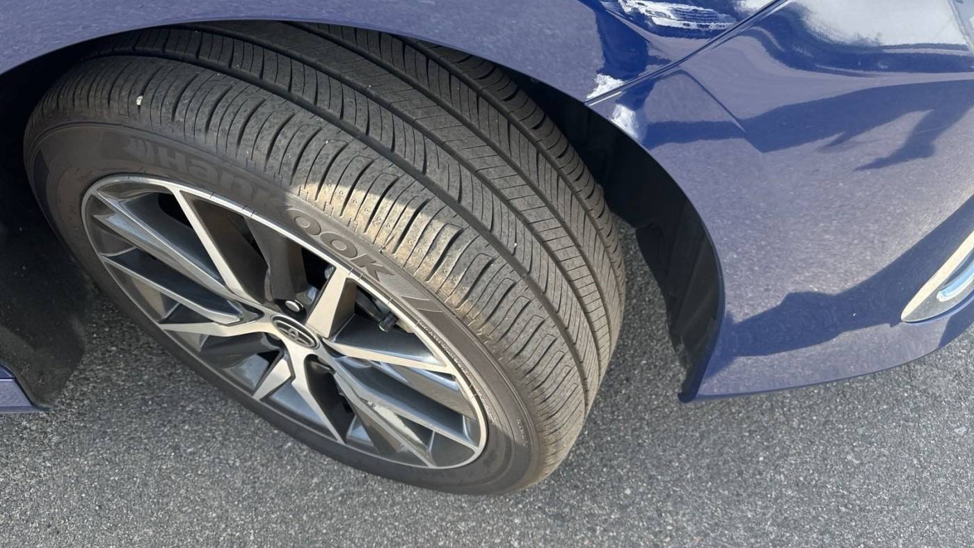 2024 toyota camry hybrid xle