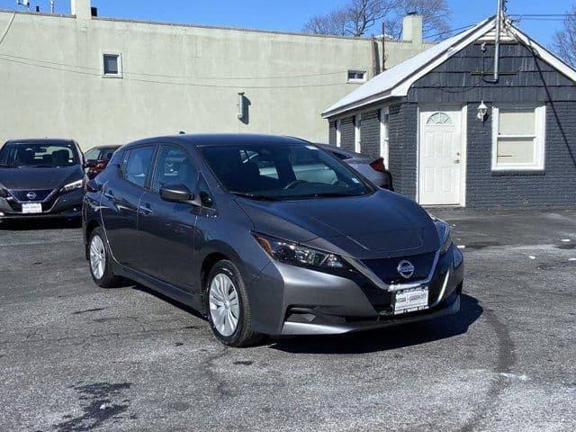 2022 nissan leaf s in hempstead, new york