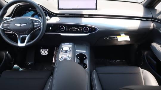 2025 Genesis GV70