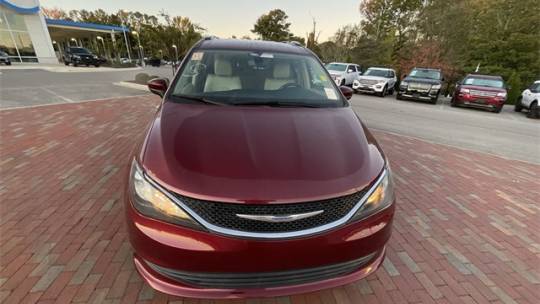 2020 Chrysler Voyager
