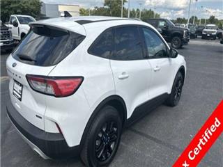 2020 Ford Escape se sport