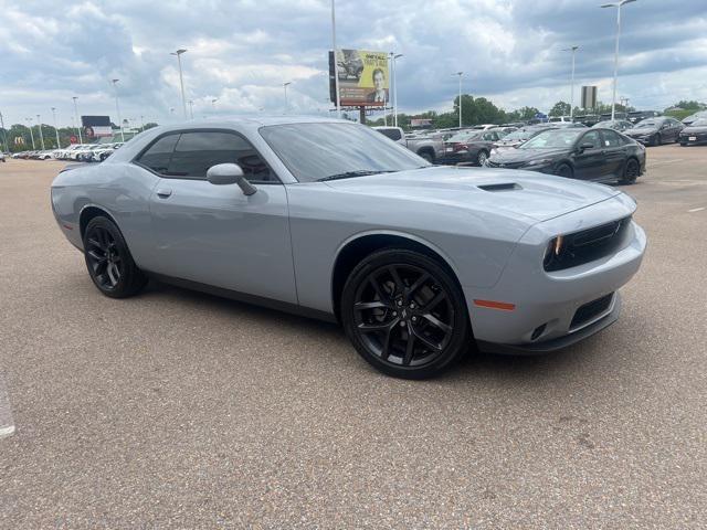 2021 dodge challenger sxt
