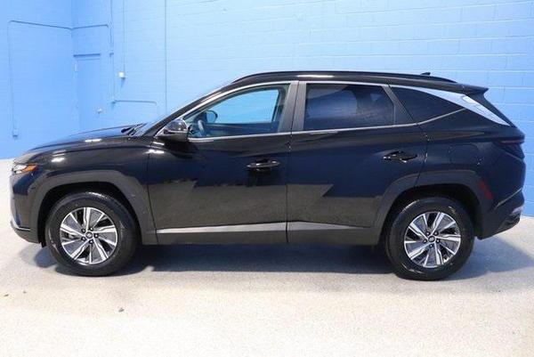2022 hyundai tucson hybrid in milwaukee, wisconsin