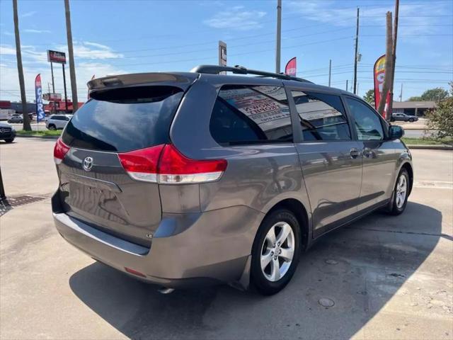 2013 toyota sienna le
