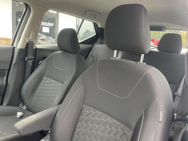 2022 nissan kicks s