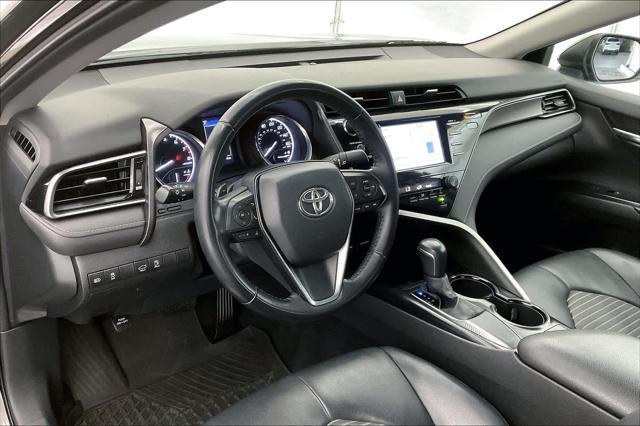 2020 toyota camry se