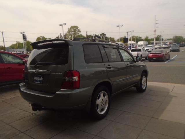 2005 toyota highlander limited awd limited 4dr suv w/3rd row for sale in dover, delaware