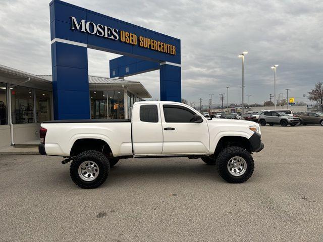 2017 toyota tacoma sr
