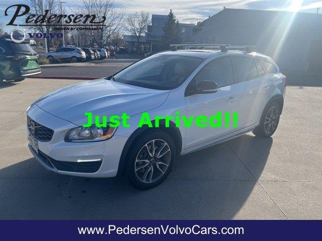 2017 volvo v60 cross country t5