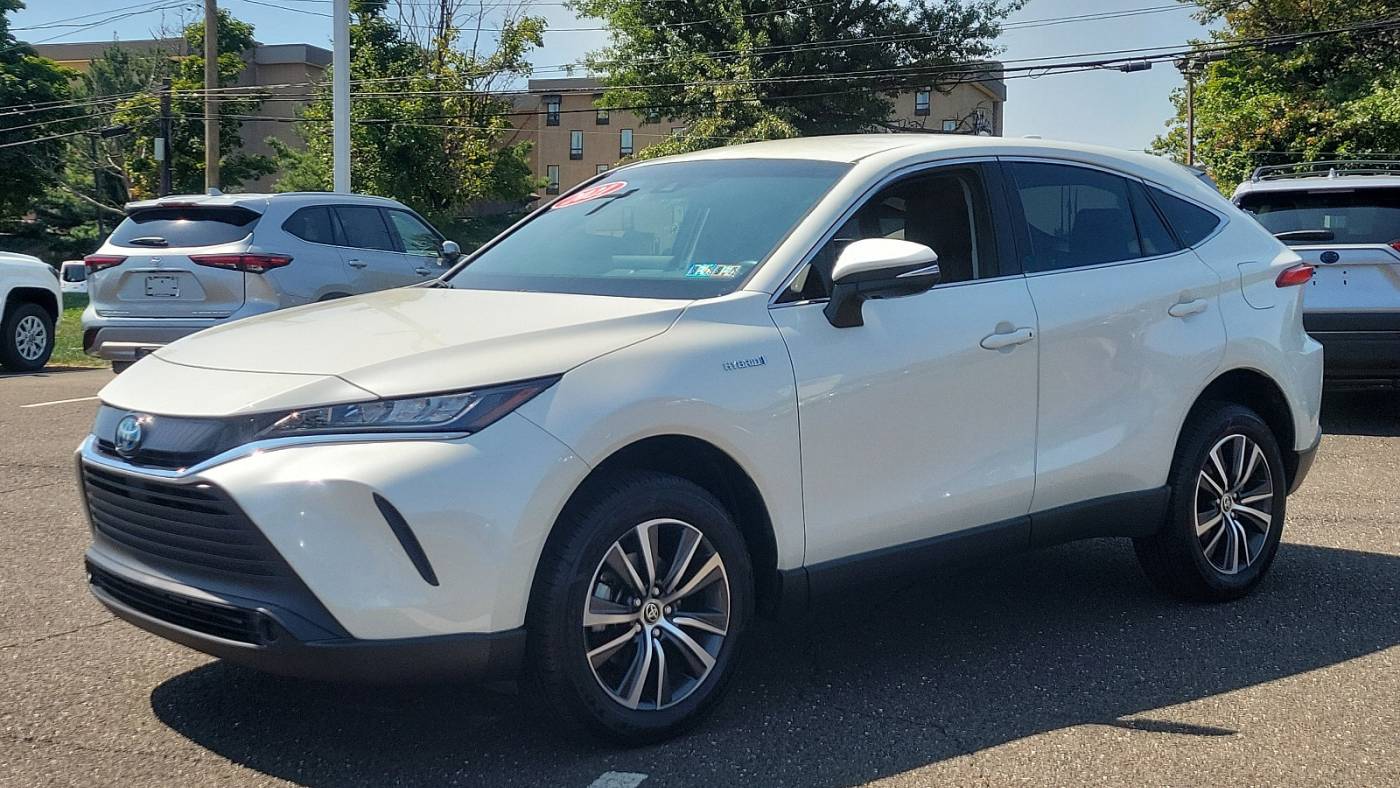 2021 toyota venza le