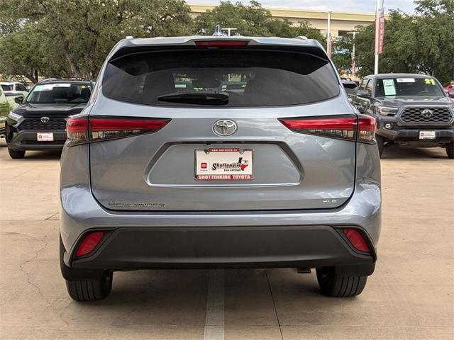 2023 toyota highlander xle