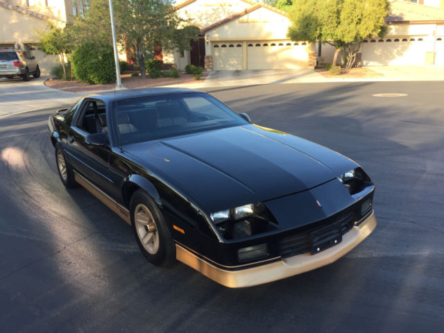 1988 chevrolet camaro batmobile gold and black 40,000 miles immaculate interior