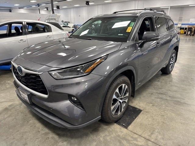 2021 toyota highlander hybrid xle