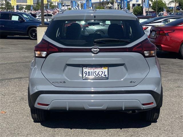 2022 nissan kicks sv