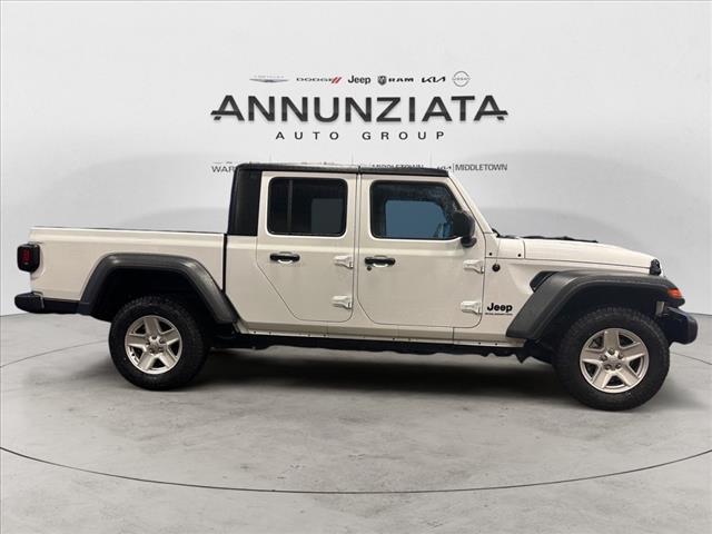 2023 jeep gladiator sport