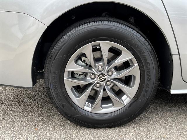 2024 toyota sienna xle 8 passenger