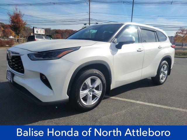 2021 toyota highlander le