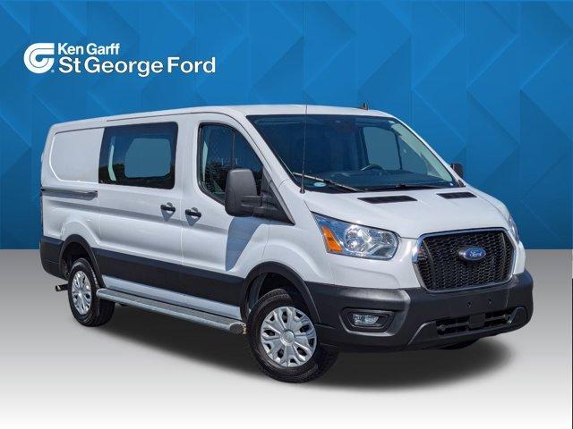 2022 ford transit-250 base