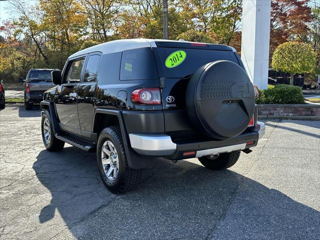 2014 toyota fj cruiser base