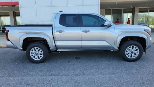 new 2024 toyota tacoma sr5 double cab 5' bed 4wd automatic