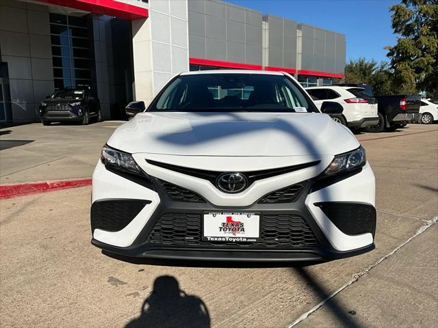2023 toyota camry se