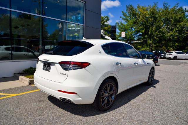 2021 maserati levante base