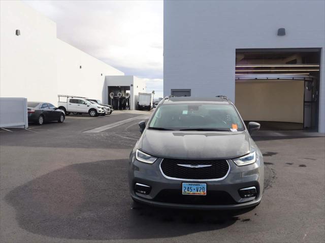 2022 chrysler pacifica touring l