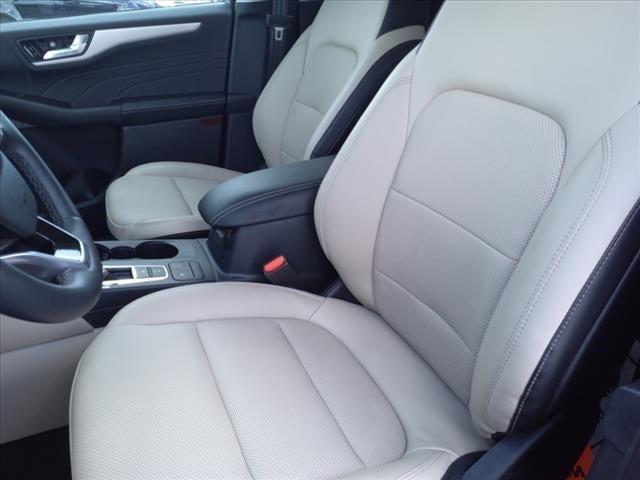 2022 ford escape sel