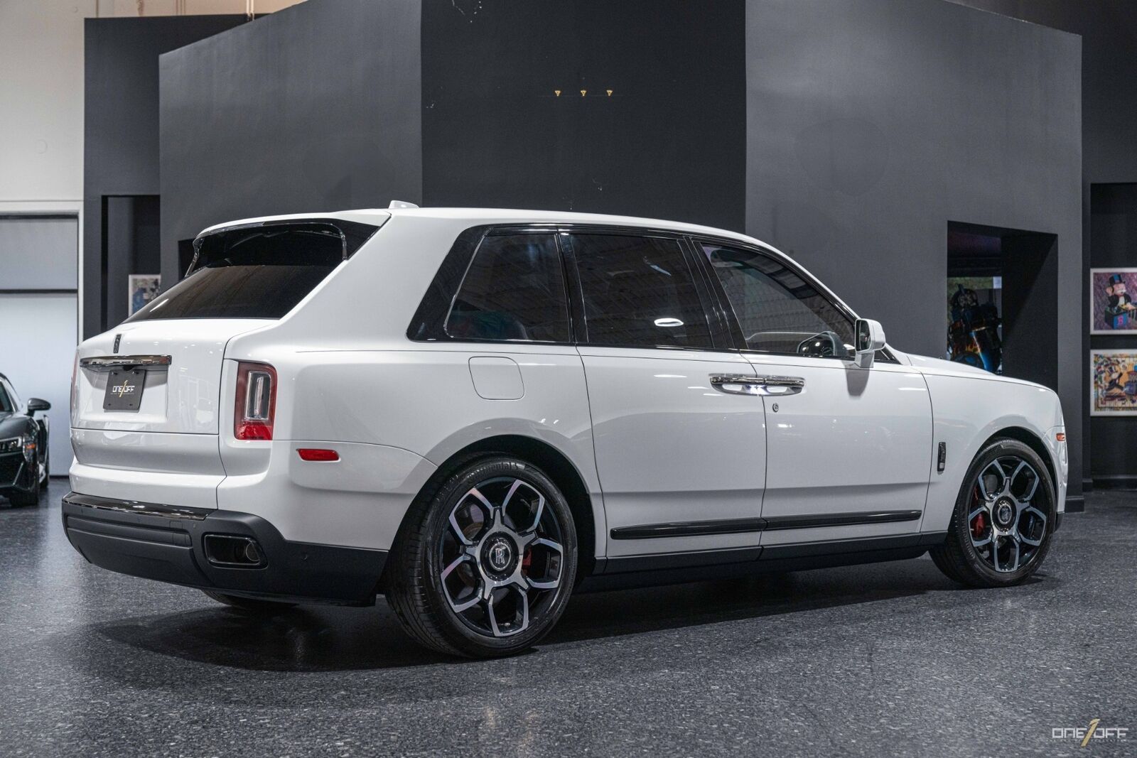 2020 rolls-royce black badge cullinan w/ starlight and rear theatre +