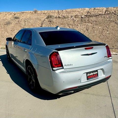 2021 chrysler 300 s