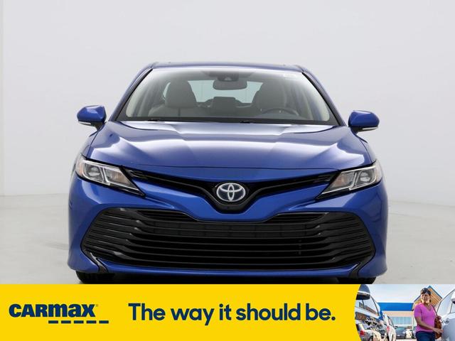 2019 toyota camry hybrid le