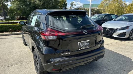 2024 Nissan Kicks sr