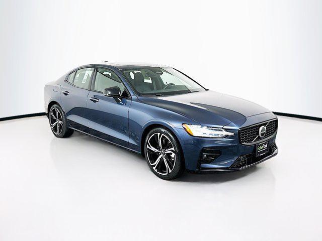 2024 volvo s60 core dark theme