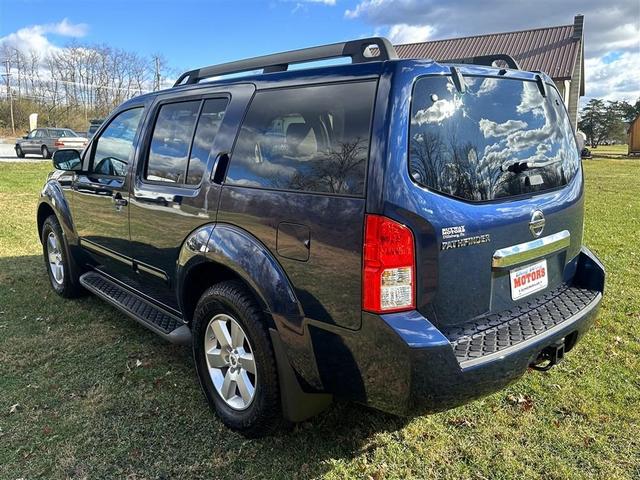 2011 nissan pathfinder sv