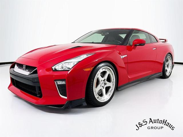 2021 nissan gt-r premium