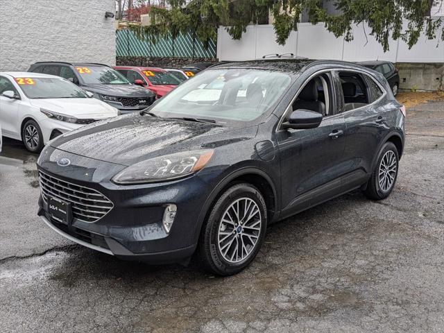 2022 ford escape titanium