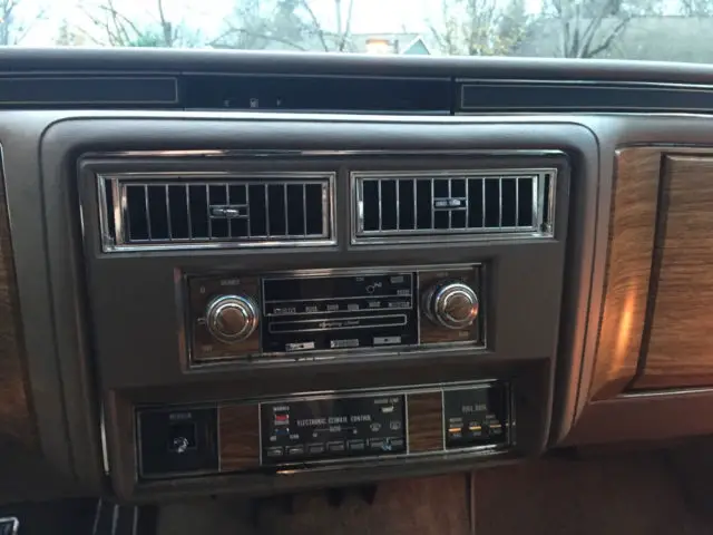 1985 cadillac fleetwood brougham d'elegance