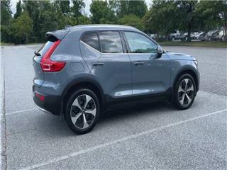2023 Volvo XC40 b5 plus bright theme