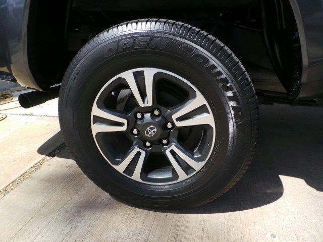 2017 toyota tacoma trd sport 4x2 trd sport 4dr double cab 6.1 ft lb for sale in honolulu, hawaii