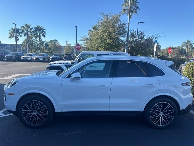 2024 porsche cayenne base