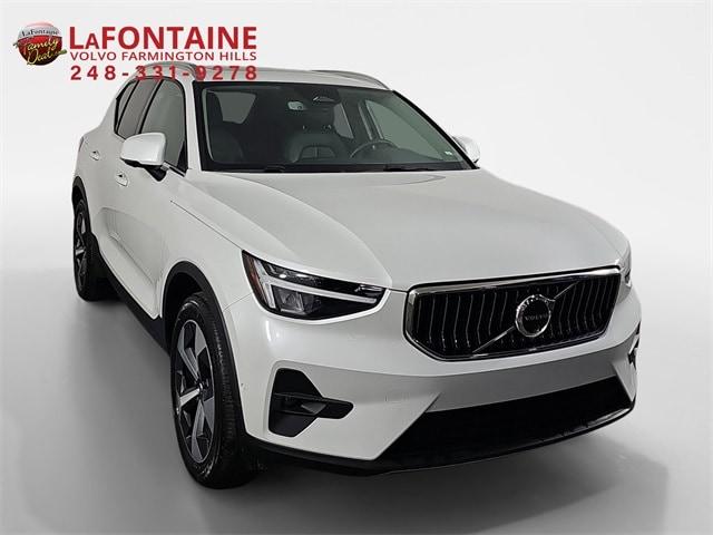 2024 volvo xc40 b5 plus bright theme